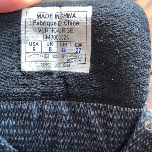 Practically new Columbia hiking boots USA9 - Picture 5 of 5